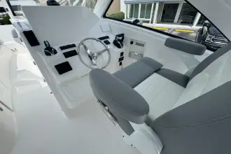 Thumbnail von Albemarle 31 Dual Console