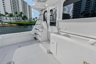 Thumbnail von Luhrs 38 Convertible