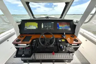 Thumbnail von Everglades 395 Center Console
