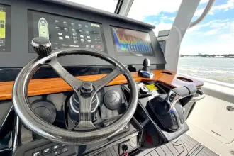 Thumbnail von Everglades 395 Center Console