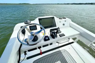 Thumbnail von Everglades 395 Center Console