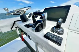 Thumbnail von Everglades 395 Center Console