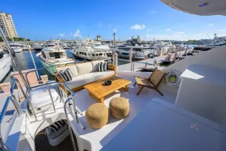 Thumbnail von Lazzara Yachts 68 Fly Time Off V