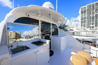 Thumbnail von Lazzara Yachts 68 Fly Time Off V