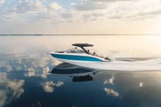 Sea Ray SLX 280 с внешним двигателем