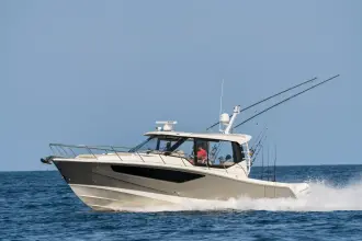 Thumbnail von Boston Whaler 405 Conquest