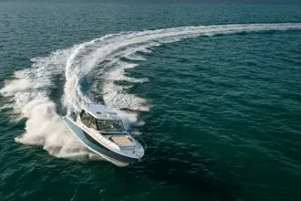 Thumbnail von Boston Whaler 405 Conquest