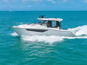 Thumbnail von Boston Whaler 365 Conquest