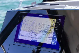Thumbnail von Boston Whaler 365 Conquest