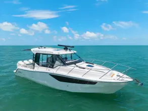 Thumbnail von Boston Whaler 365 Conquest