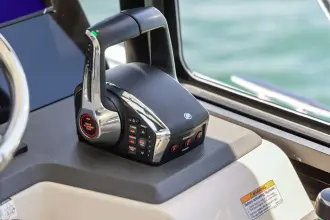 Thumbnail von Boston Whaler 365 Conquest
