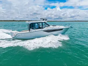 Thumbnail von Boston Whaler 365 Conquest