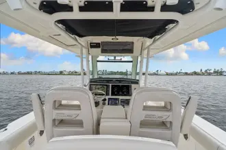 Thumbnail von Boston Whaler 330 Outrage