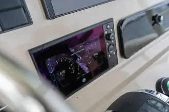 Thumbnail von Boston Whaler 330 Outrage