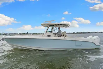 Thumbnail von Boston Whaler 330 Outrage
