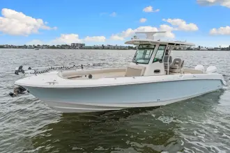 Thumbnail von Boston Whaler 330 Outrage
