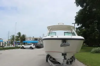 Thumbnail von Boston Whaler 270 Vantage