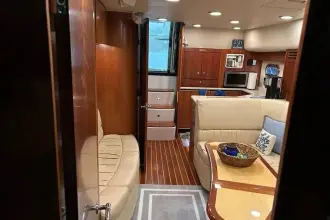 Thumbnail von Tiara Yachts 4400 Sovran