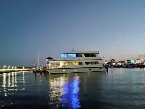 Thumbnail von Avenger Luxury Catamaran Coastal Cruiser The Ark