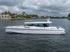 Axopar 45 XC Cross Cabin