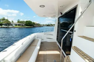 Thumbnail von Sea Ray 540 Cockpit L'attitude Adjustment
