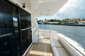 Thumbnail von Sea Ray 540 Cockpit L'attitude Adjustment