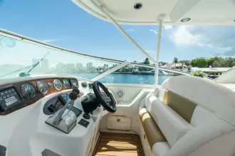 Thumbnail von Sea Ray 540 Cockpit L'attitude Adjustment