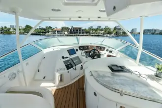 Thumbnail von Sea Ray 540 Cockpit L'attitude Adjustment
