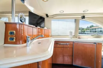 Thumbnail von Sea Ray 540 Cockpit L'attitude Adjustment