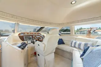 Thumbnail von Sea Ray 540 Cockpit L'attitude Adjustment
