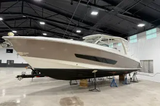 Boston Whaler 420 Outrage