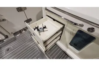 Thumbnail von Boston Whaler 420 Outrage