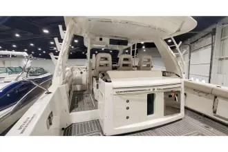 Thumbnail von Boston Whaler 420 Outrage