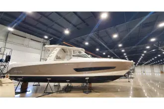 Thumbnail von Boston Whaler 420 Outrage