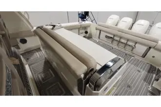 Thumbnail von Boston Whaler 420 Outrage