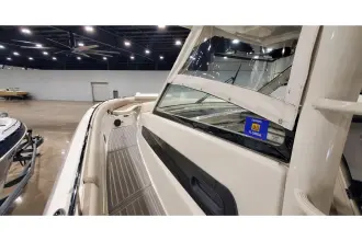 Thumbnail von Boston Whaler 420 Outrage