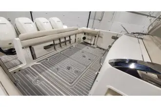 Thumbnail von Boston Whaler 420 Outrage