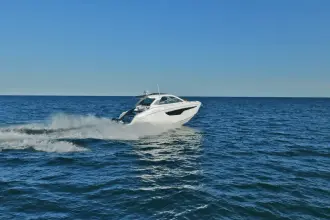 Thumbnail von Cruisers Yachts 42 GLS