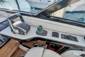 Thumbnail von Sea Ray 370 Sundancer