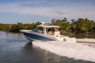 Thumbnail von Boston Whaler 380 Realm