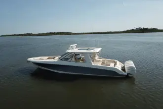 Thumbnail von Boston Whaler 380 Realm