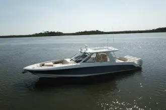 Thumbnail von Boston Whaler 380 Realm