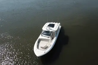 Thumbnail von Boston Whaler 380 Realm