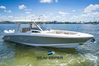 Boston Whaler 350 Realm