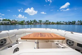 Thumbnail von Boston Whaler 350 Realm