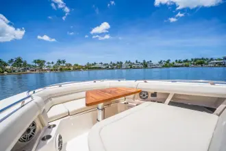 Thumbnail von Boston Whaler 350 Realm