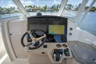 Thumbnail von Boston Whaler 350 Realm