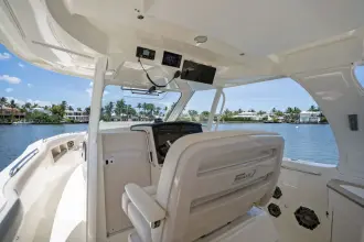 Thumbnail von Boston Whaler 350 Realm