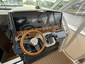 Thumbnail von Tiara Yachts 38 LS