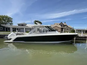 Thumbnail von Tiara Yachts 38 LS